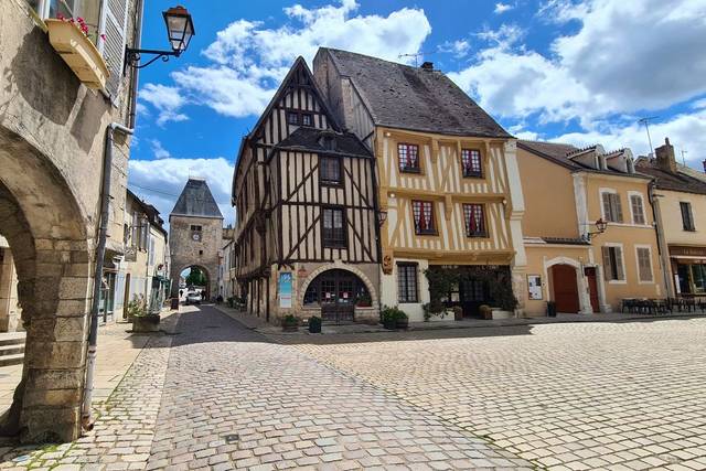 Noyers - Centre Village