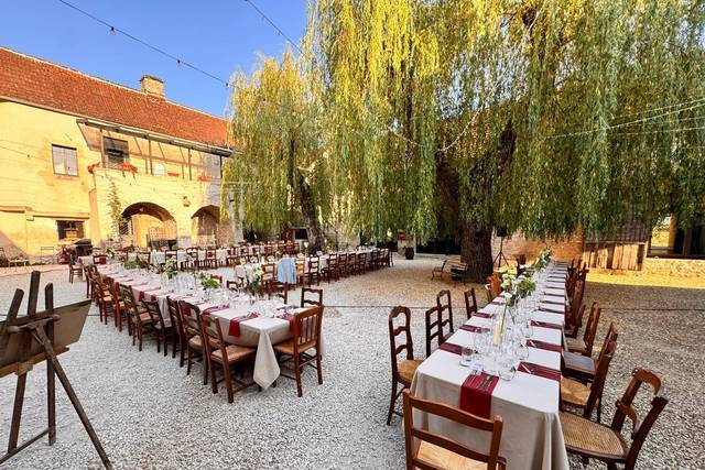 Cour - repas en extérieur