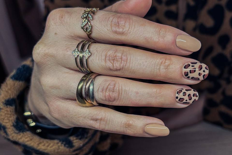 Les ongles d’Elisa