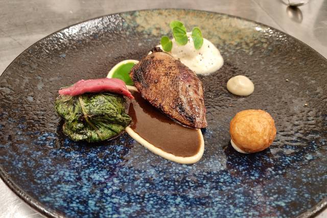 Pigeon sauce civet