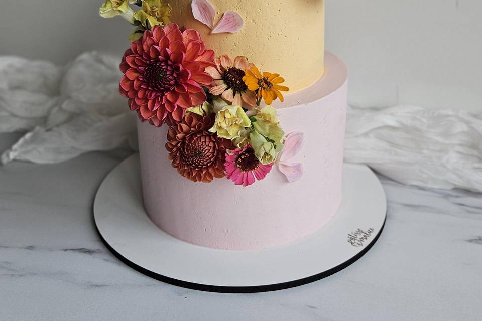 Mariage coloré et fleuri