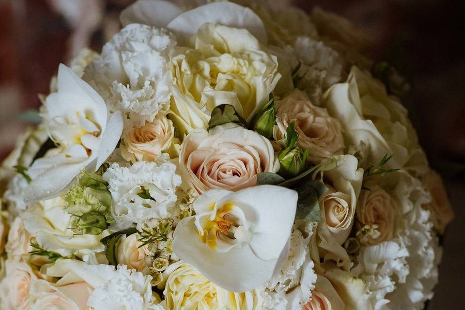 Bouquet de mariée rond pastel