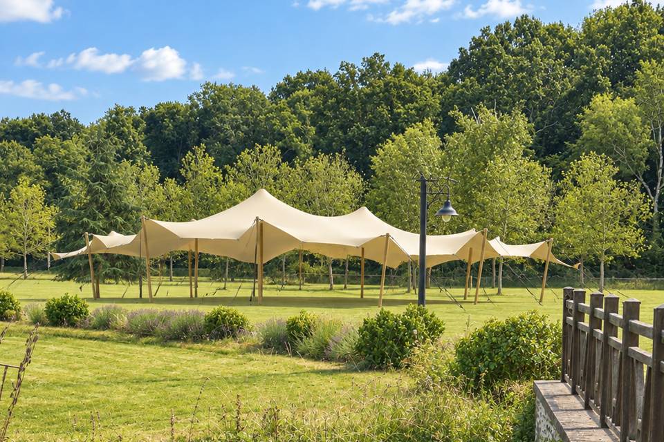 Tente Sauvage à Thironne