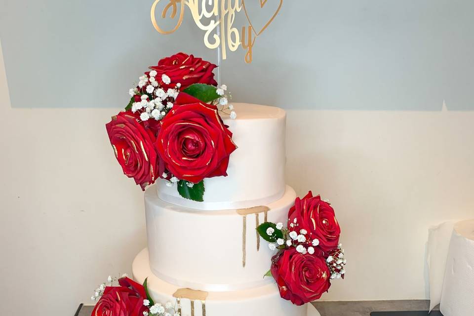 Wedding cake rose rouges