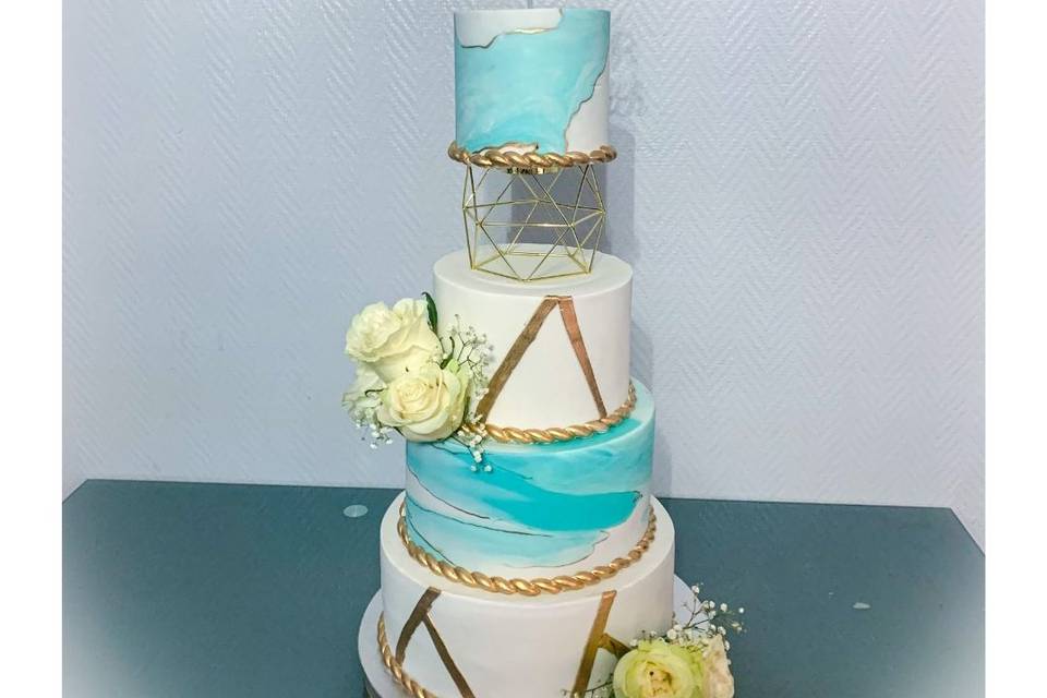 Wedding cake white & blue