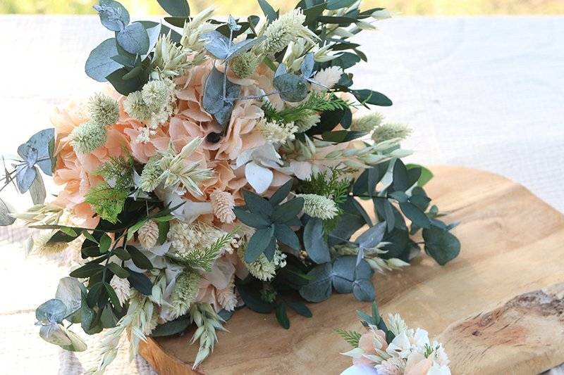 Boutonniere pochette fleurs et