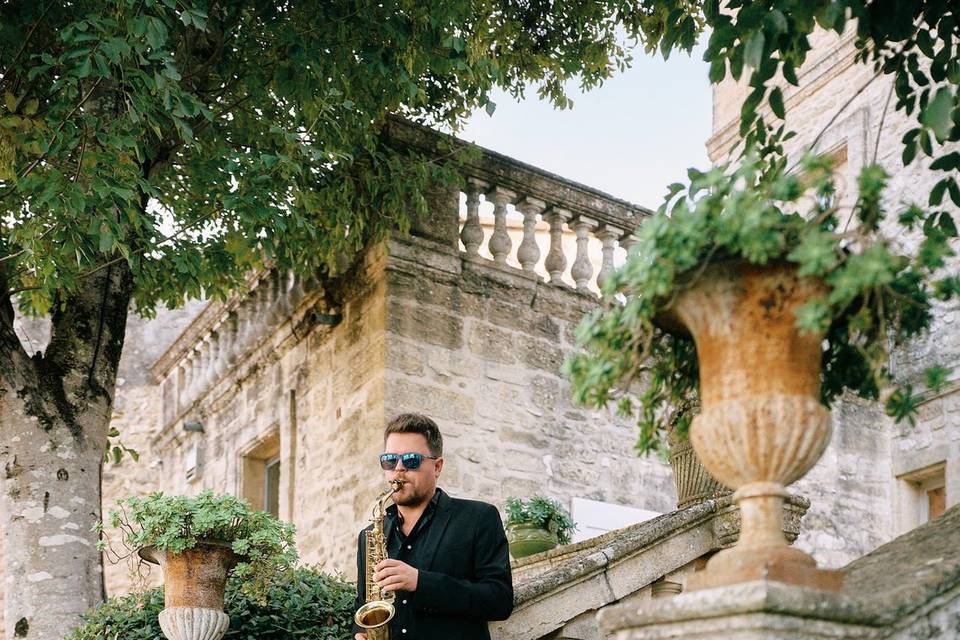 Saxophone Wedding