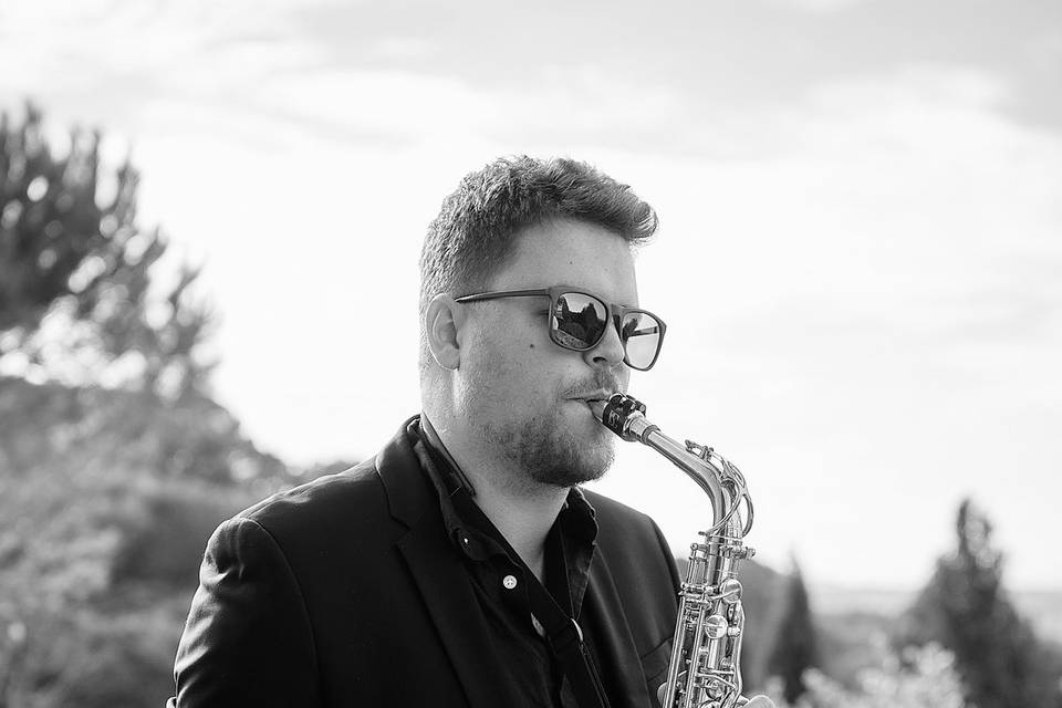 Saxophone Wedding
