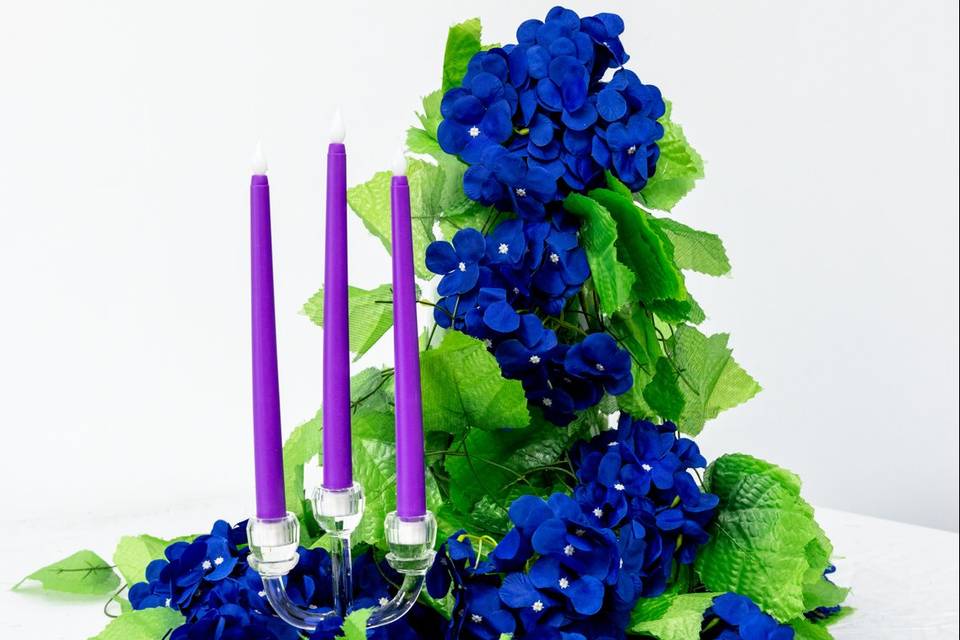 Composition bougies fleurs bleues