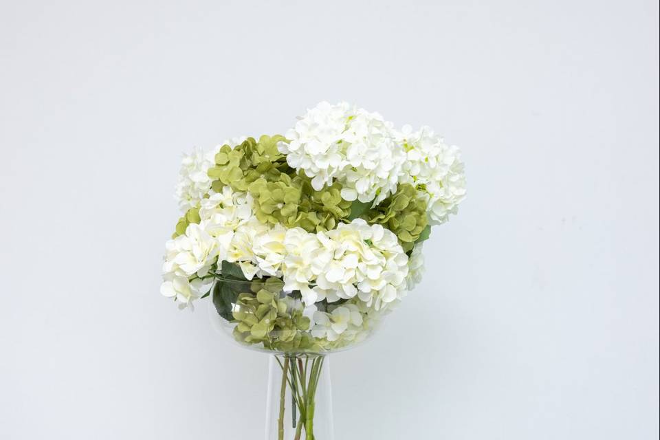 Décoration fleurs blanches feuilles
