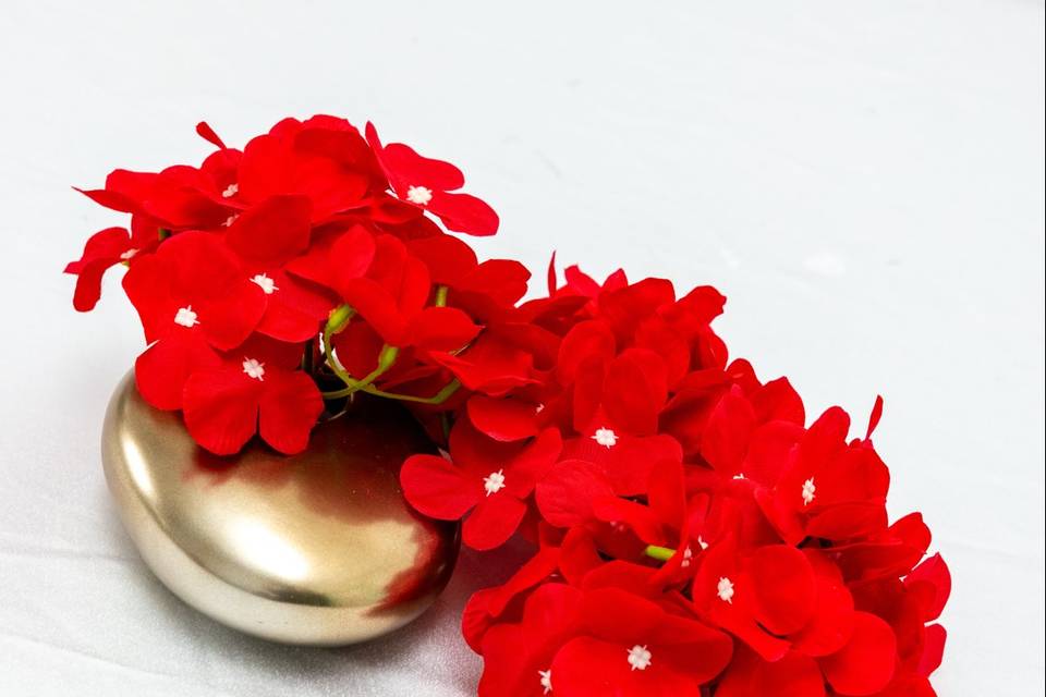 Sphère fleurs rouges coupelle