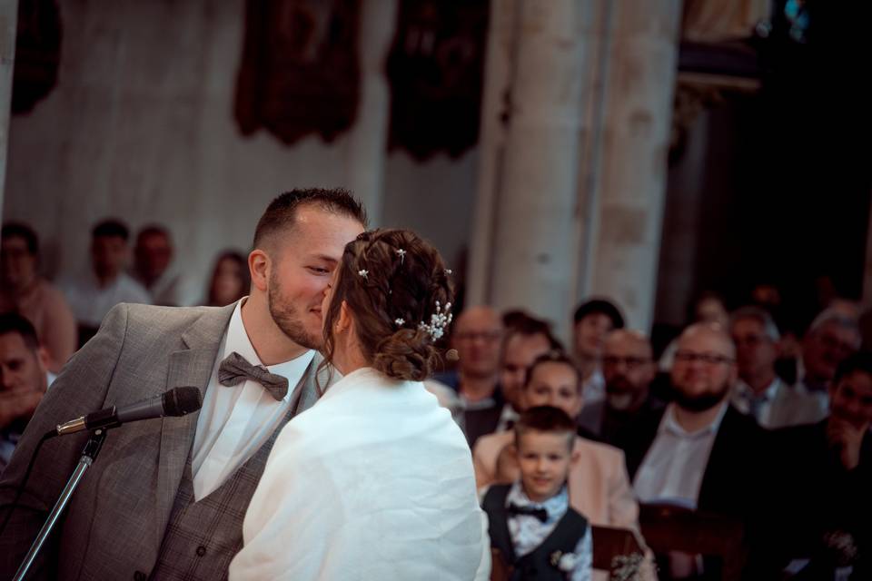 Le baiser à l'église