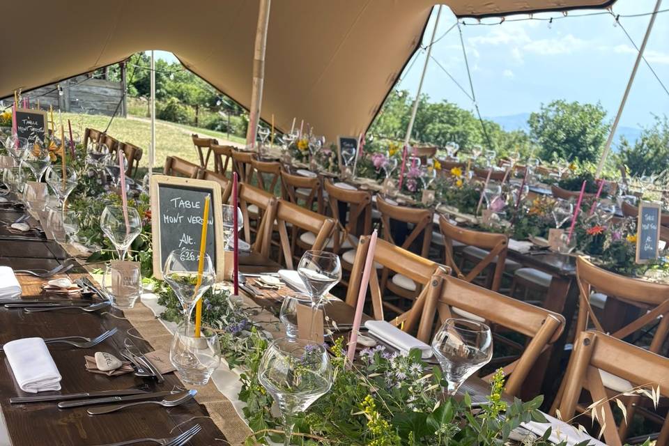 Repas sous tente