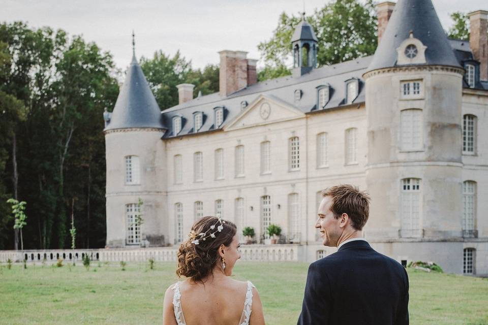 Portrait de jeunes mariés