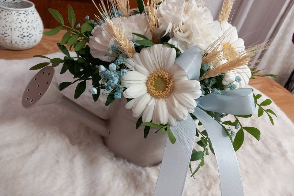 Arrosoir fleuri
