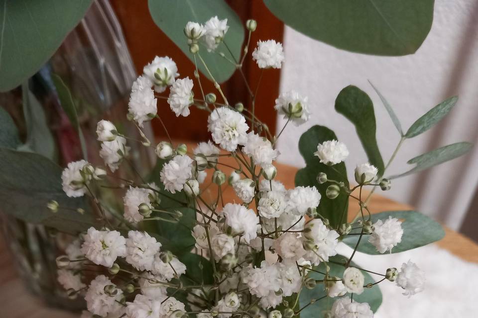 Petit vase fleuri