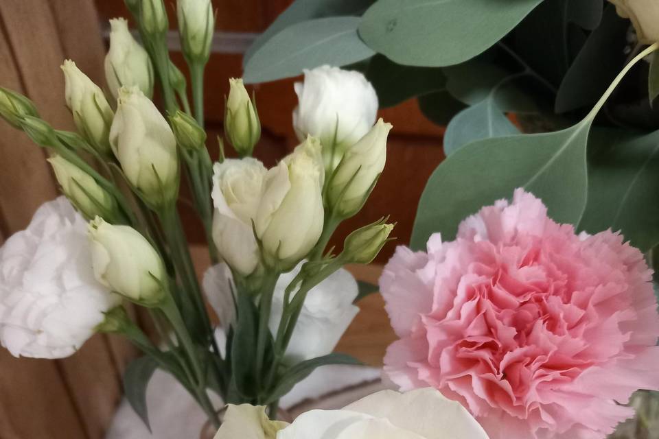 Petit vase fleuri