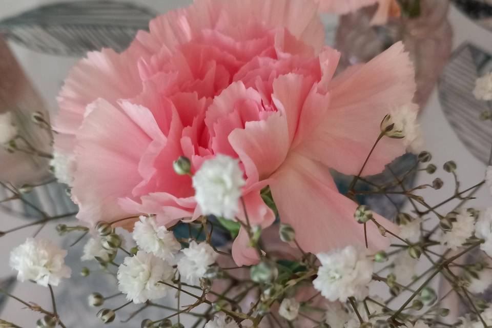 Petit vase fleuri