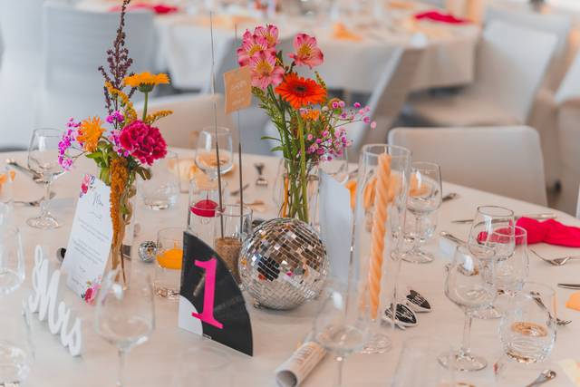 TABLE THÊME COLORÉ