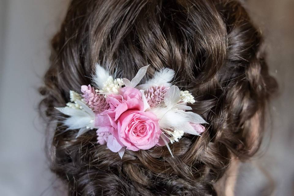 Chignon bohème aux fleurs