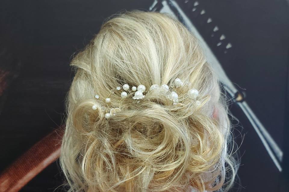 Chignon blond perles nacrées