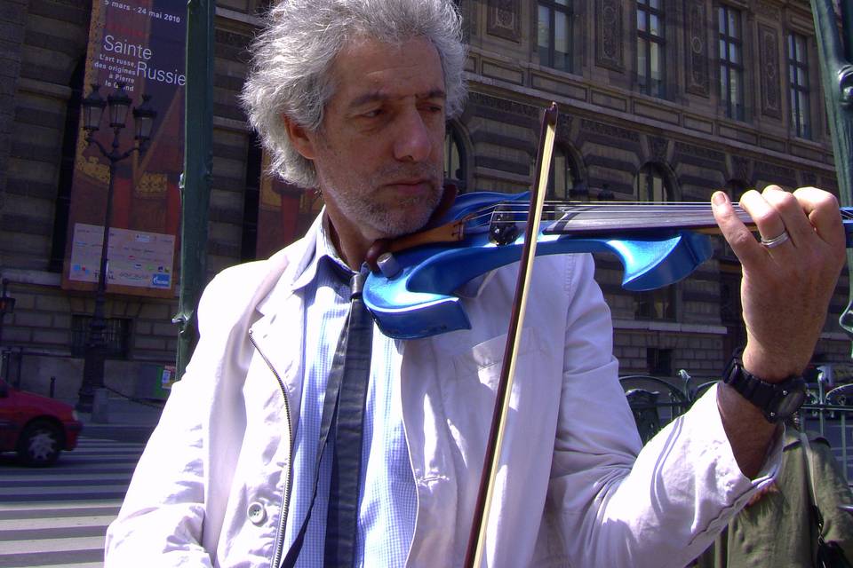 Le violon bleu à Paris